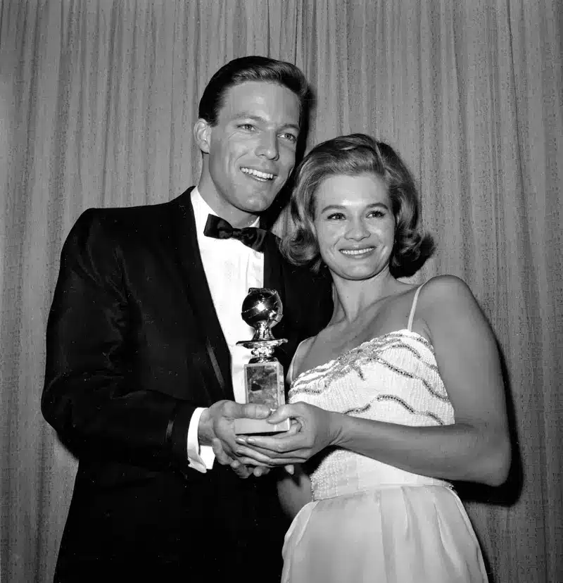 Golden Globe: 69 Iconic celebrities outfits.